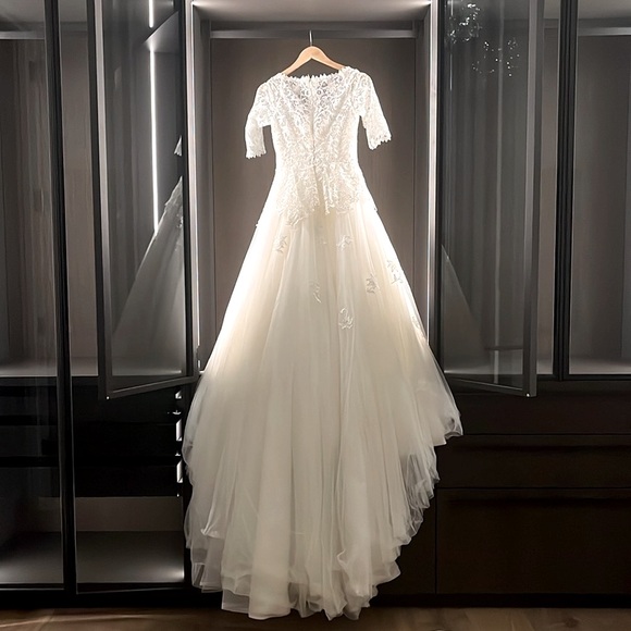 Pronuptia Paris Dresses & Skirts - Pronuptia Paris White Wedding Gown. Lace + Tulle Bride Bridal Dress. Never Worn.